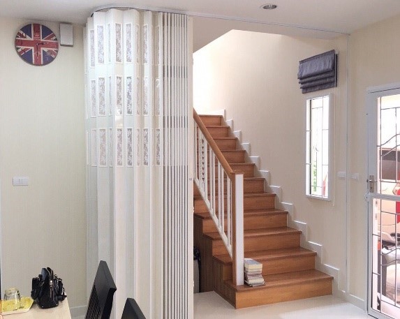 ฉากกั้นห้อง แบบพับเก็บ